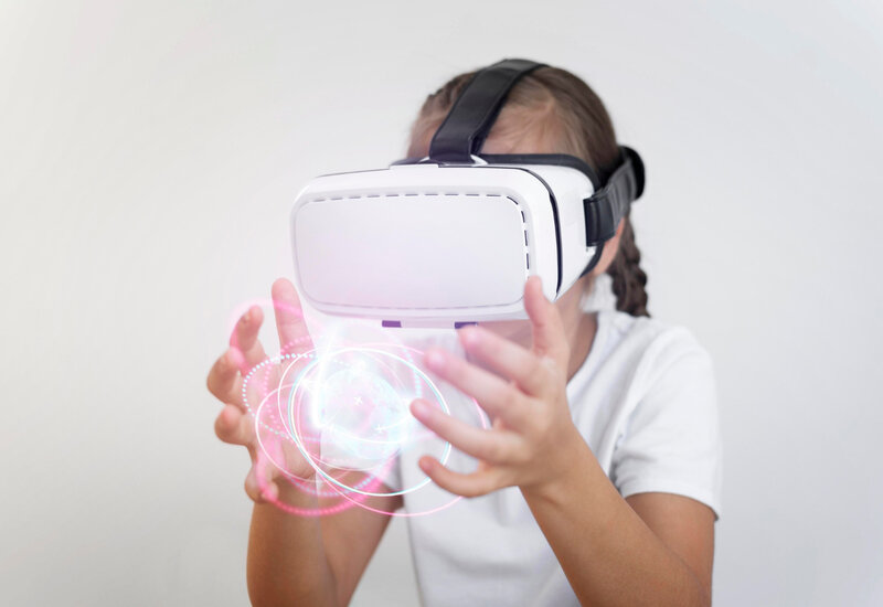 metaverse | Image: girl with VR headset  | logic worker